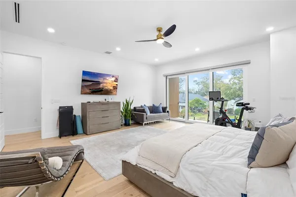 $9,000 | 910 West W Street, Tampa, FL 33602