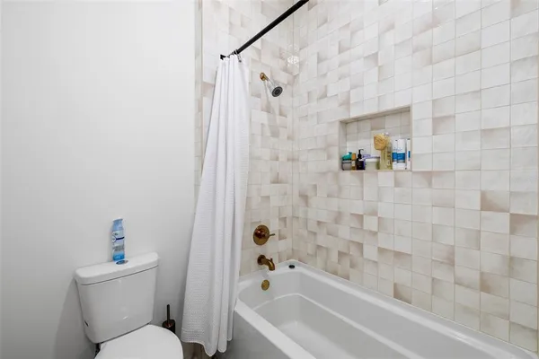 $9,000 | 910 West W Street, Tampa, FL 33602