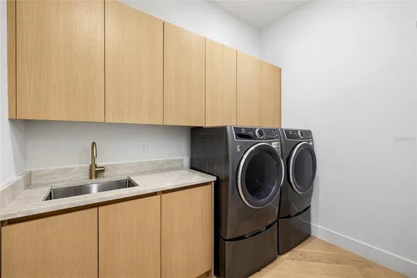 $9,000 | 910 West W Street, Tampa, FL 33602