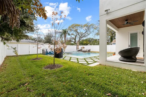 $9,000 | 910 West W Street, Tampa, FL 33602