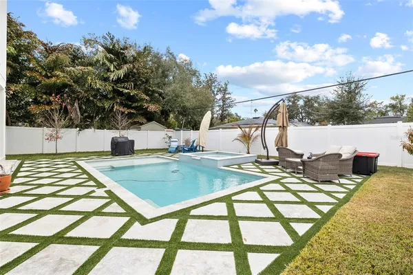 $9,000 | 910 West W Street, Tampa, FL 33602