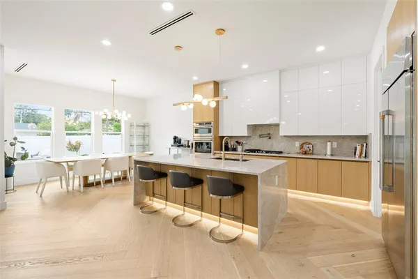 $9,000 | 910 West W Street, Tampa, FL 33602