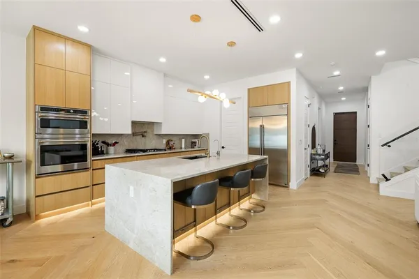 $9,000 | 910 West W Street, Tampa, FL 33602