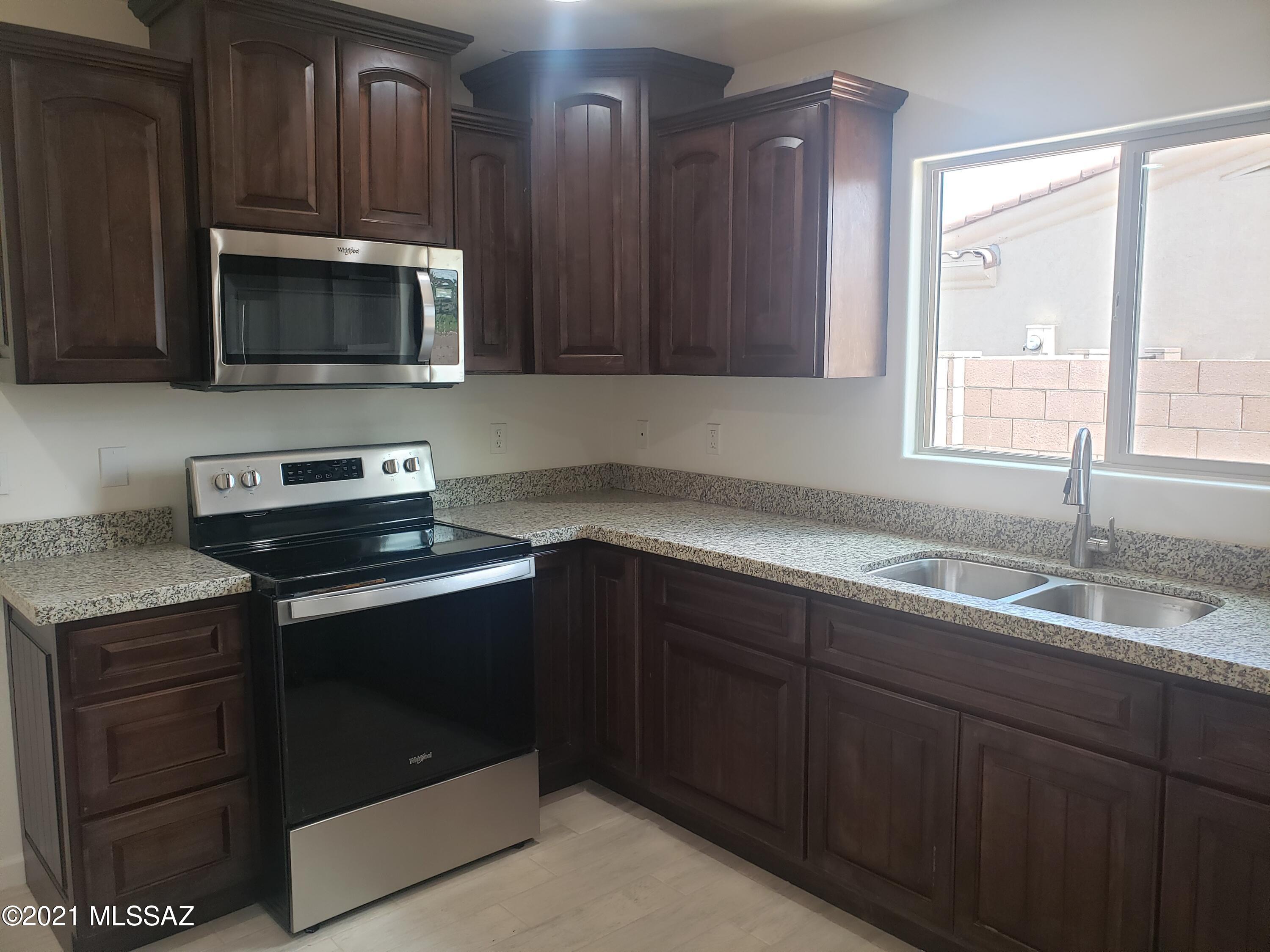 1175 Yesal Court, Unit 70 Rio Rico, AZ 85648 - Photo 4 of 19
