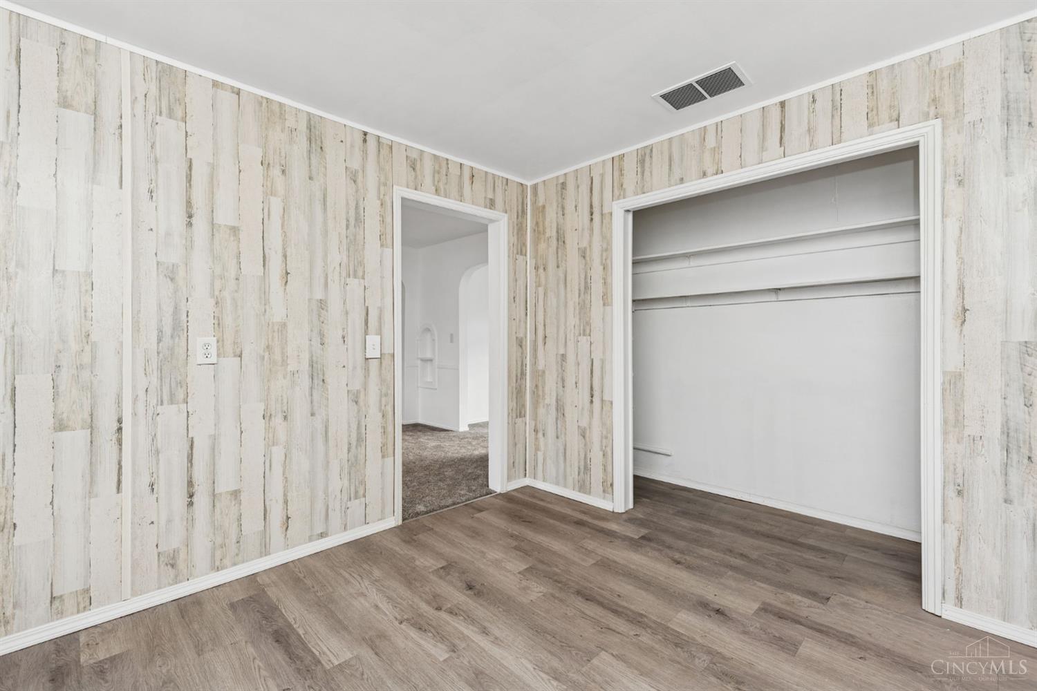 478 Roney Lane Cincinnati, OH 45244 - Photo 11 of 31 Gallery Image 11