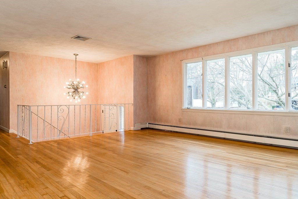 9 Barrett Road Lexington, MA 02421 - Photo 4 of 17