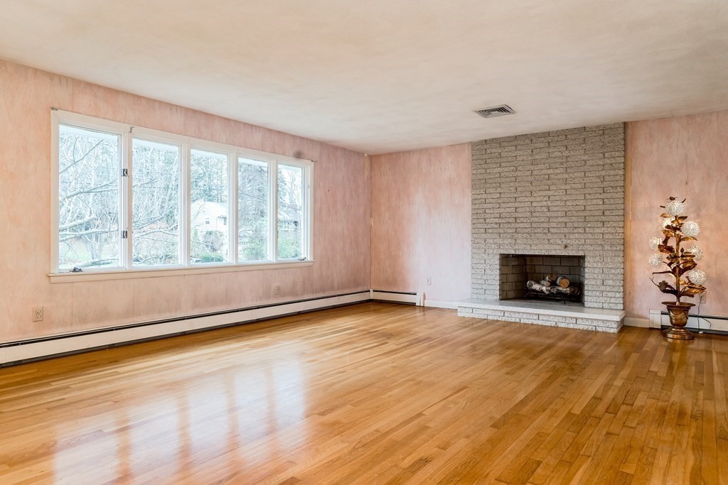 9 Barrett Road Lexington, MA 02421 - Photo 5 of 17