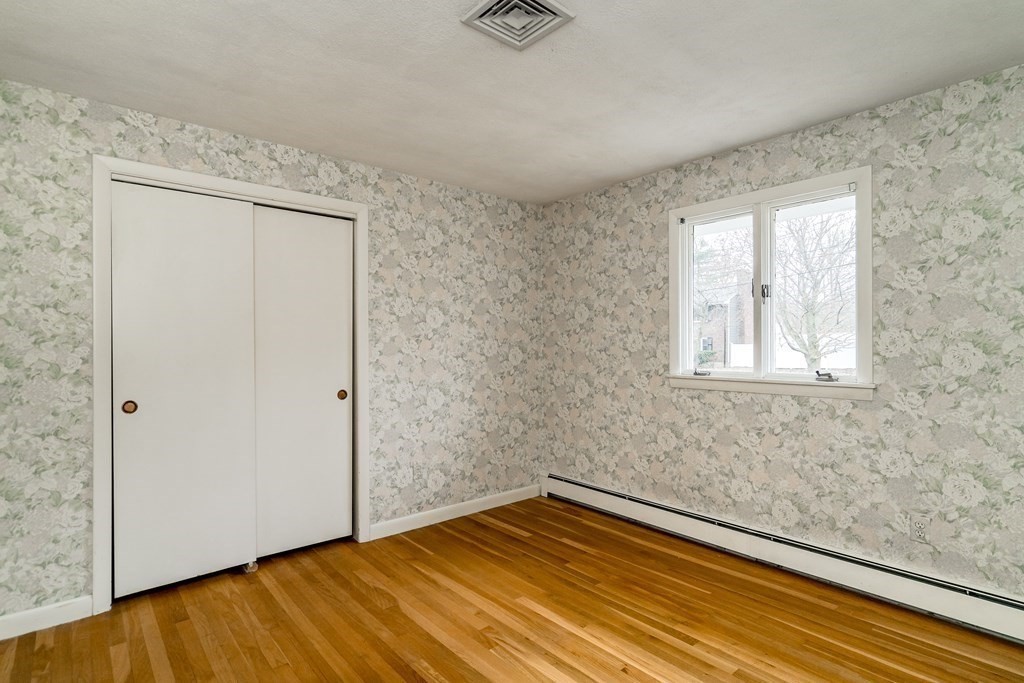 9 Barrett Road Lexington, MA 02421 - Photo 10 of 17