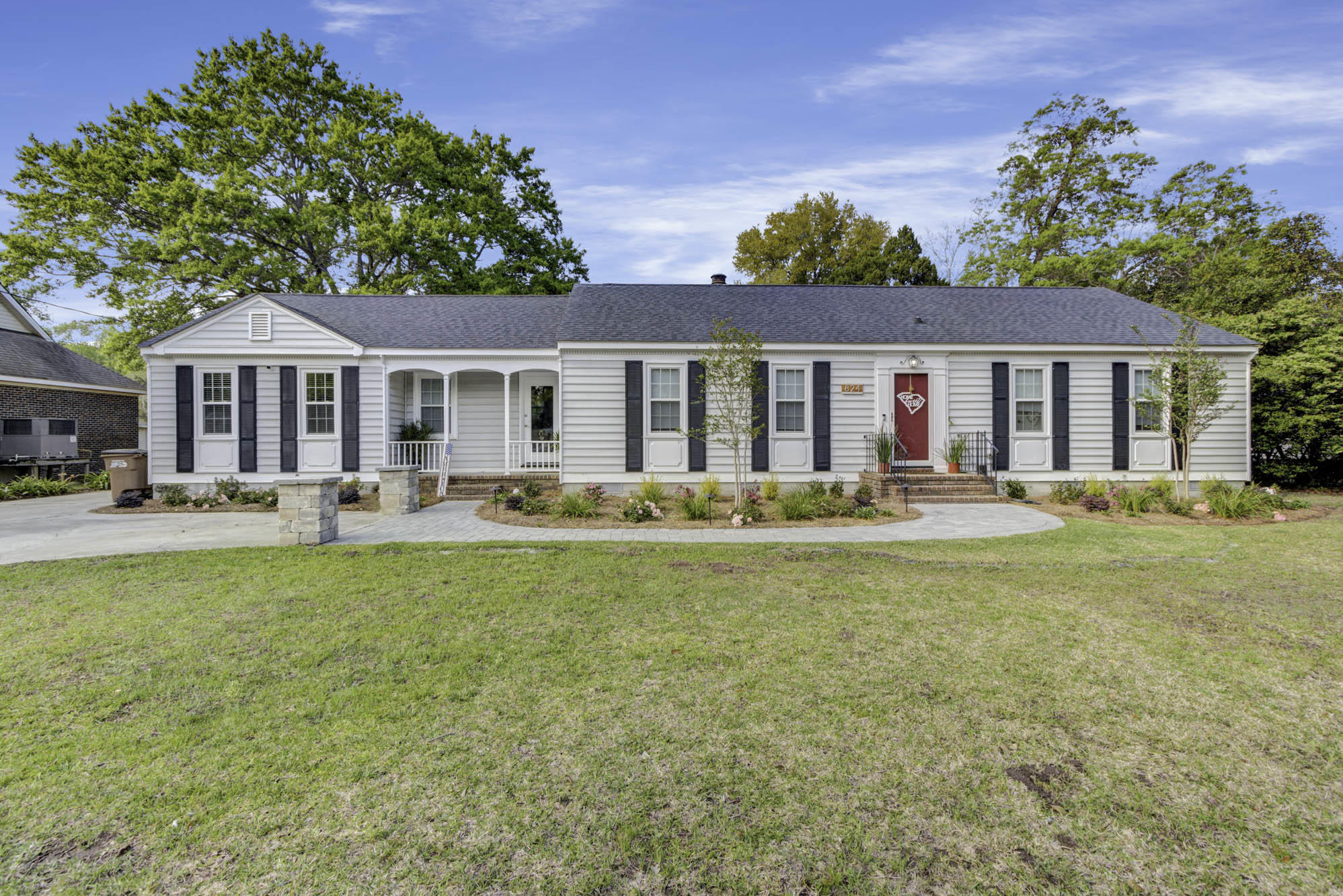 824 Harbor View Road Charleston, SC 29412 - Photo 2 of 28 Front