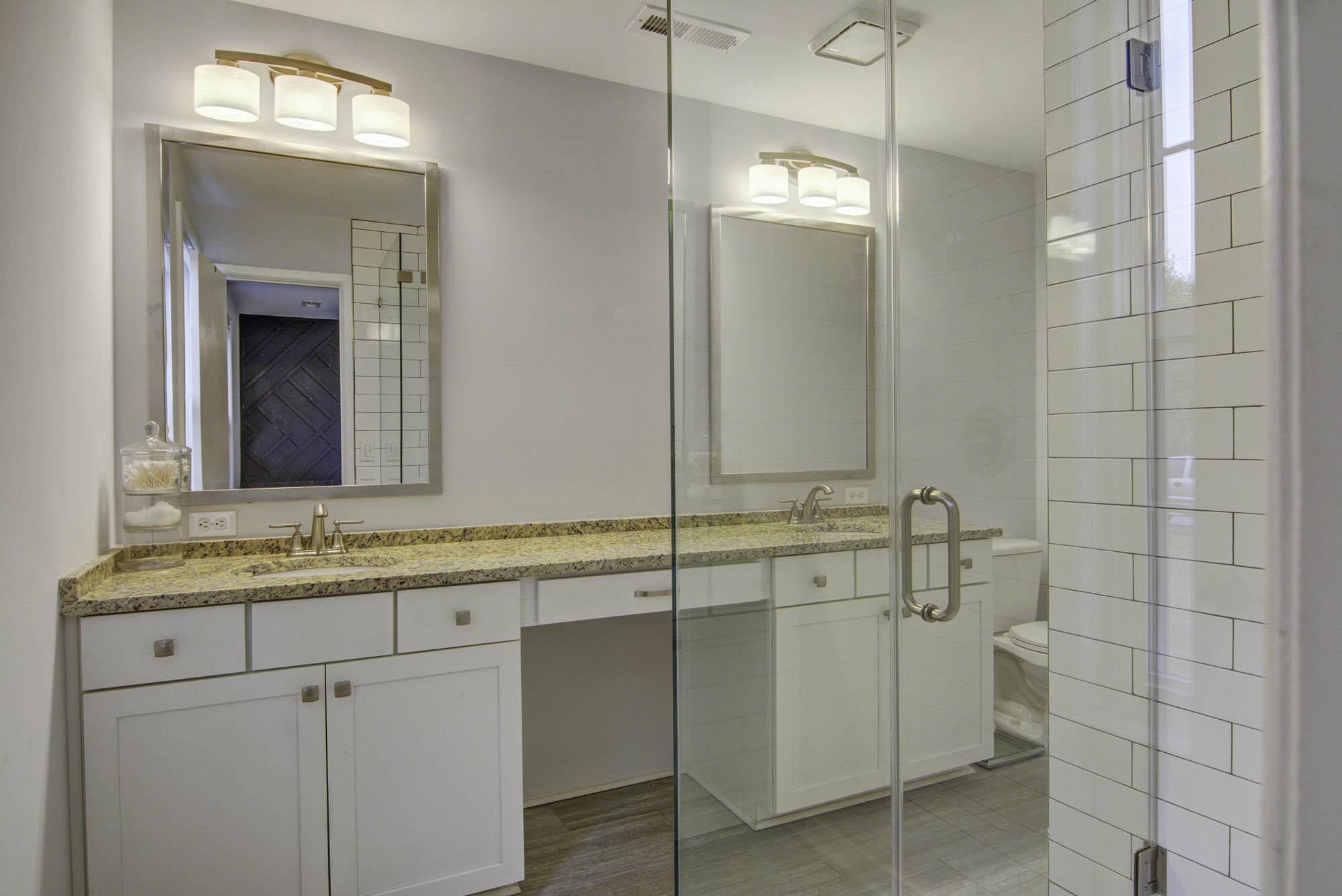 824 Harbor View Road Charleston, SC 29412 - Photo 17 of 28 Owners Bathroom