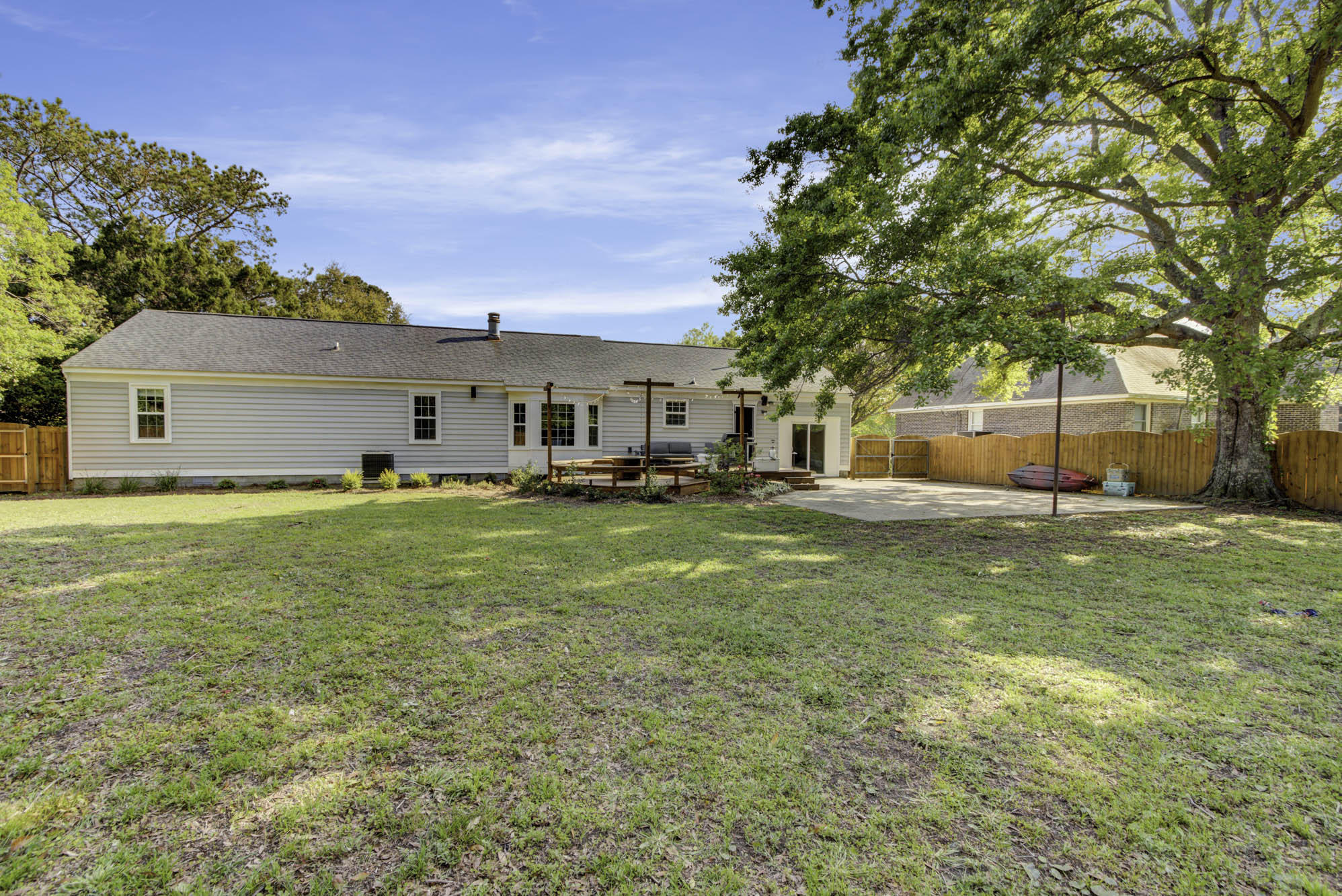 824 Harbor View Road Charleston, SC 29412 - Photo 22 of 28 Backyard