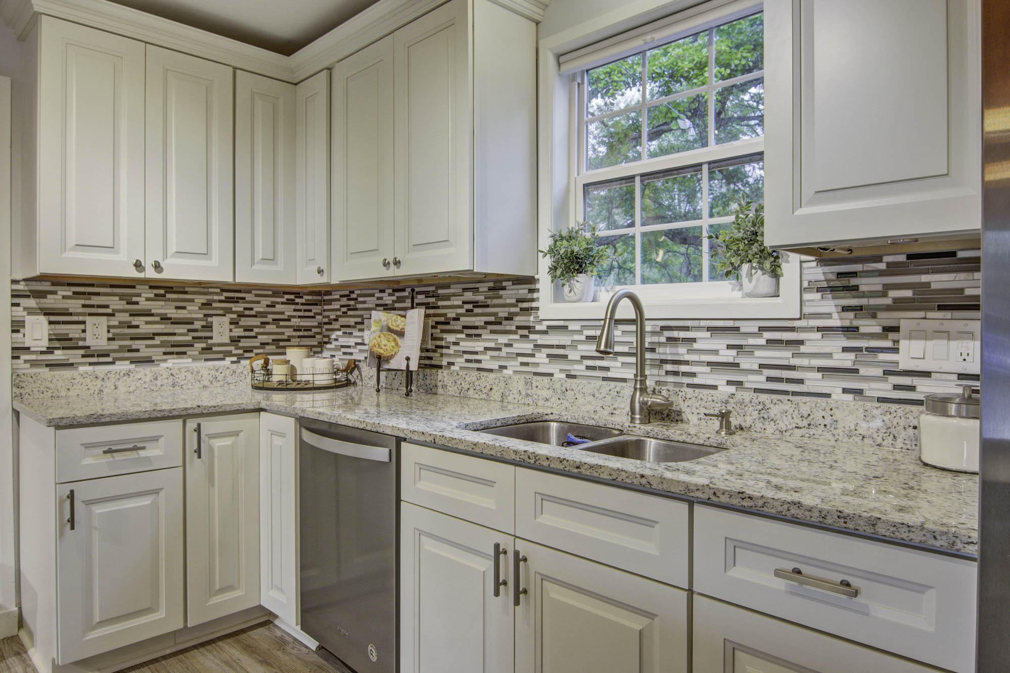 824 Harbor View Road Charleston, SC 29412 - Photo 6 of 28 Kitchen