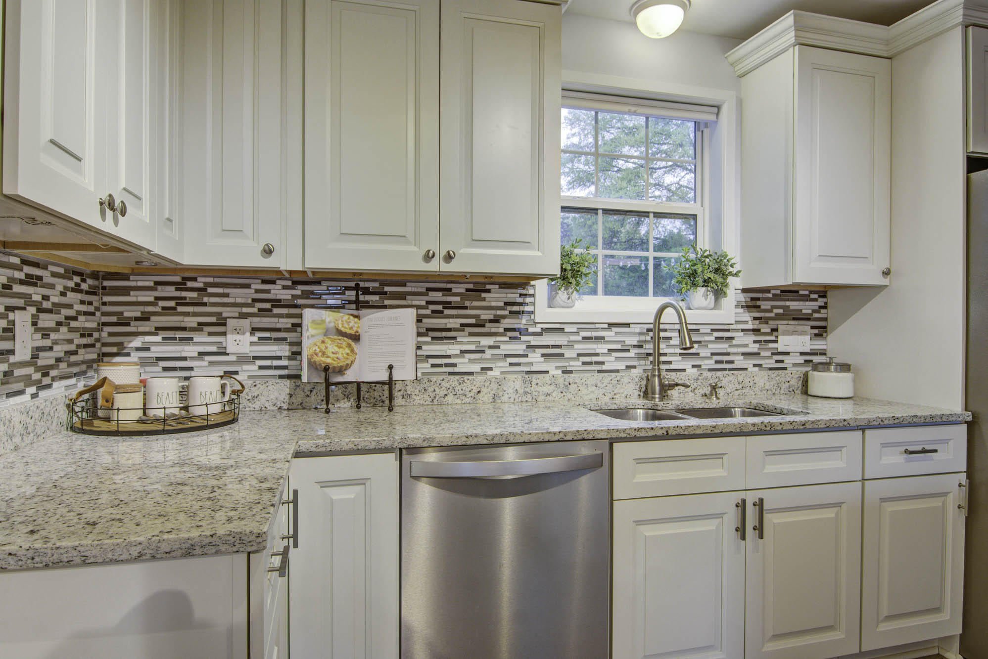 824 Harbor View Road Charleston, SC 29412 - Photo 7 of 28 Kitchen