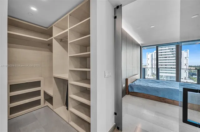 $1,595,000 | 88 Southwest 7th Street, Unit 806, Miami, FL 33130