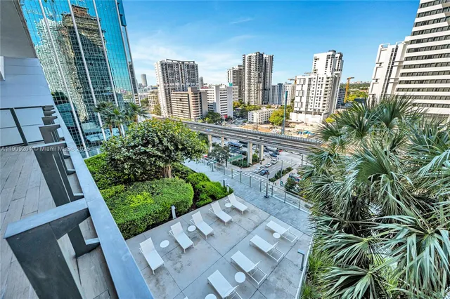 $1,595,000 | 88 Southwest 7th Street, Unit 806, Miami, FL 33130