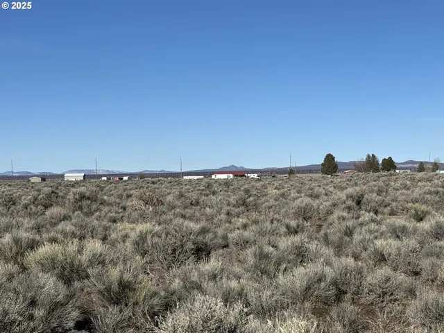 a view of a large mirror of a city
