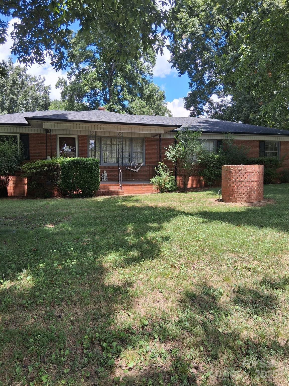 2441 Country Club Road Lincolnton, NC 28092 - Photo 2 of 16 Gallery Image 2