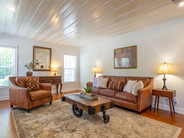 $6,300 | 32 Margranita Crescent, Austin, TX 78703