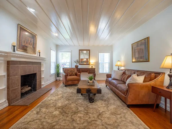 $6,300 | 32 Margranita Crescent, Austin, TX 78703