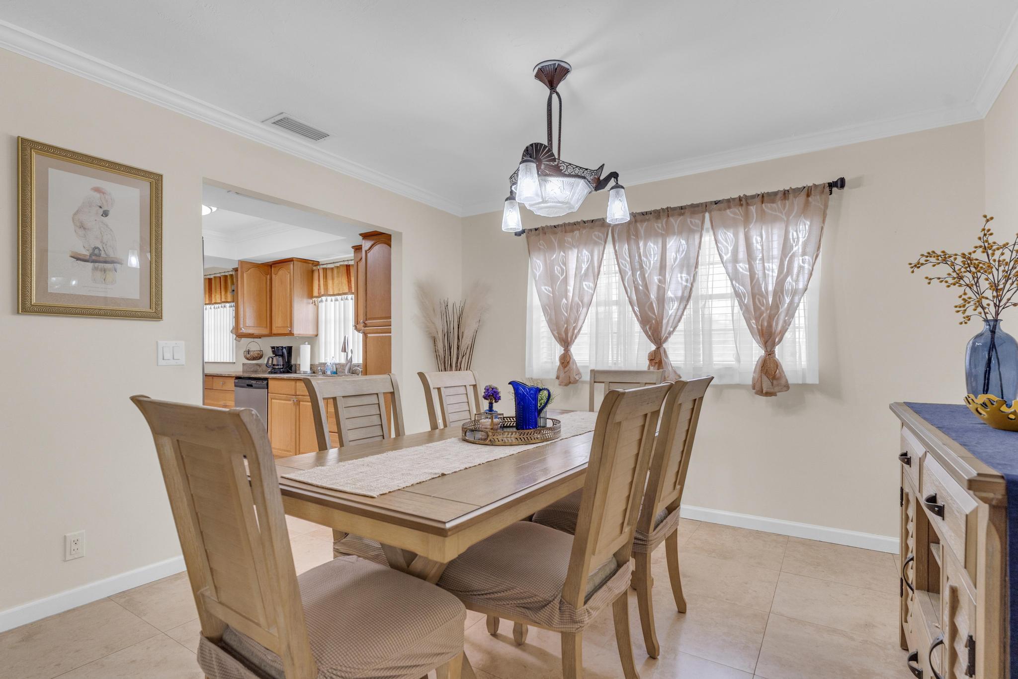 8858 Southwest 8th Street Boca Raton, FL 33433 - Photo 22 of 27 Dining Room