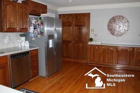 861 Ruff Drive Monroe, MI 48162 - Photo 9 of 23 21191092-8.JPG