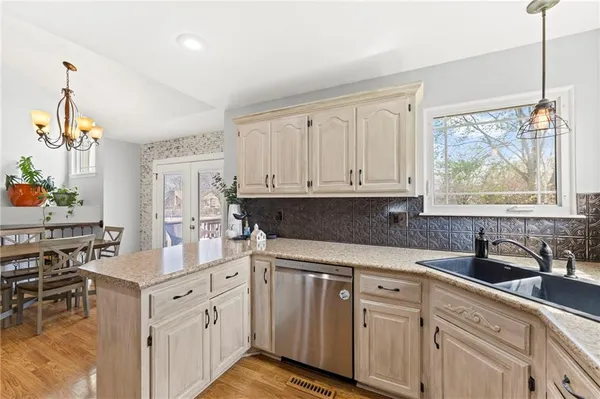 $355,000 | 1617 Northeast Auburn Drive, Lee's Summit, MO 64086