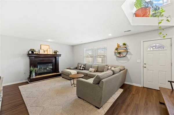 $355,000 | 1617 Northeast Auburn Drive, Lee's Summit, MO 64086