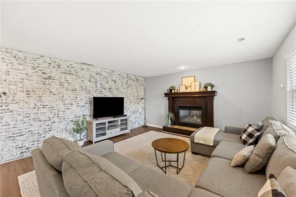 $355,000 | 1617 Northeast Auburn Drive, Lee's Summit, MO 64086