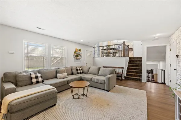 $355,000 | 1617 Northeast Auburn Drive, Lee's Summit, MO 64086