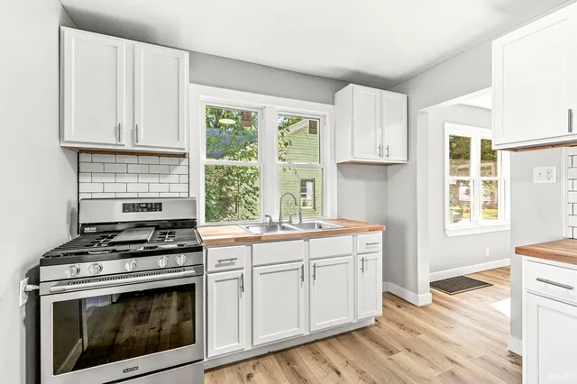 $147,900 | 734 South 33rd Street, South Bend, IN 46615