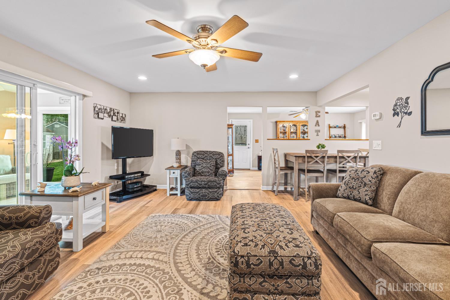 27 Sunrise Road Old Bridge, NJ 08857 - Photo 16 of 48 Gallery Image 16