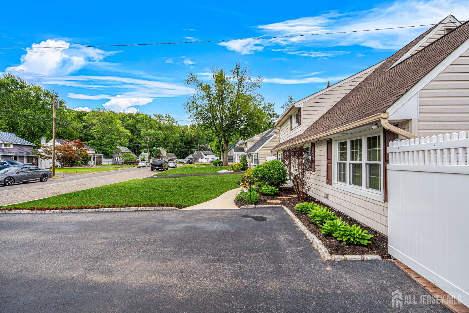 27 Sunrise Road Old Bridge, NJ 08857 - Photo 8 of 48 Gallery Image 8