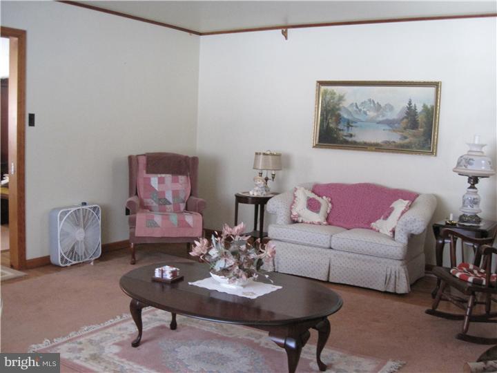 27 Ark Road Medford, NJ 08055 - Photo 7 of 14 Living Room