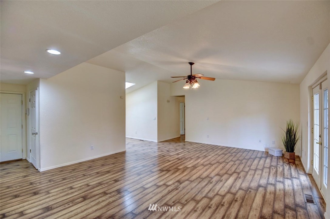 5936 Danials Loop Southeast Lacey, WA 98513 - Photo 8 of 22 Gallery Image 8