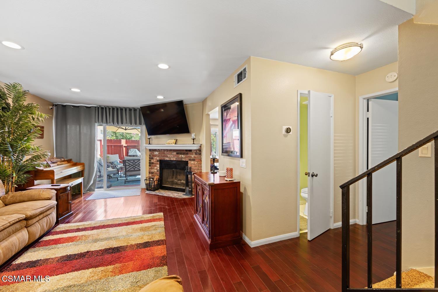 14988 Reedley Street, Unit B Moorpark, CA 93021 - Photo 4 of 26 14988-B Reedley-3