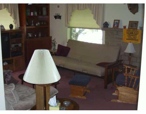 271 Old Mill Road Apollo, PA 15613 - Photo 5 of 6 Living Room.