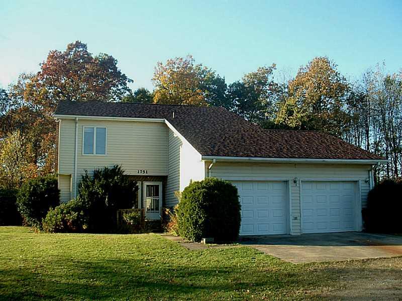 Exterior Front. Beautiful 4 Bedroom Spacious Country  Home