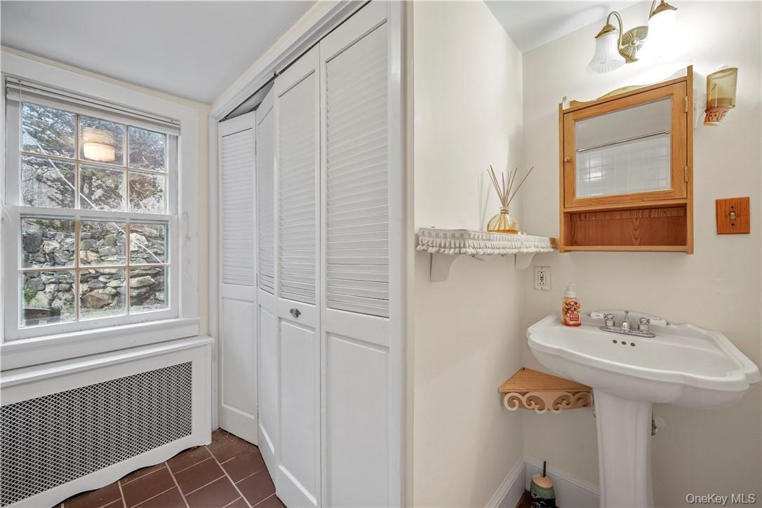 15 Inningwood Road Ossining, NY 10562 - Photo 24 of 50 Lower Level Bathroom w/Laundry