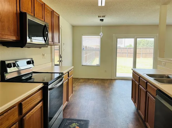 $3,670 | 765 Lowe Drive, Cedar Hill, TX 75104