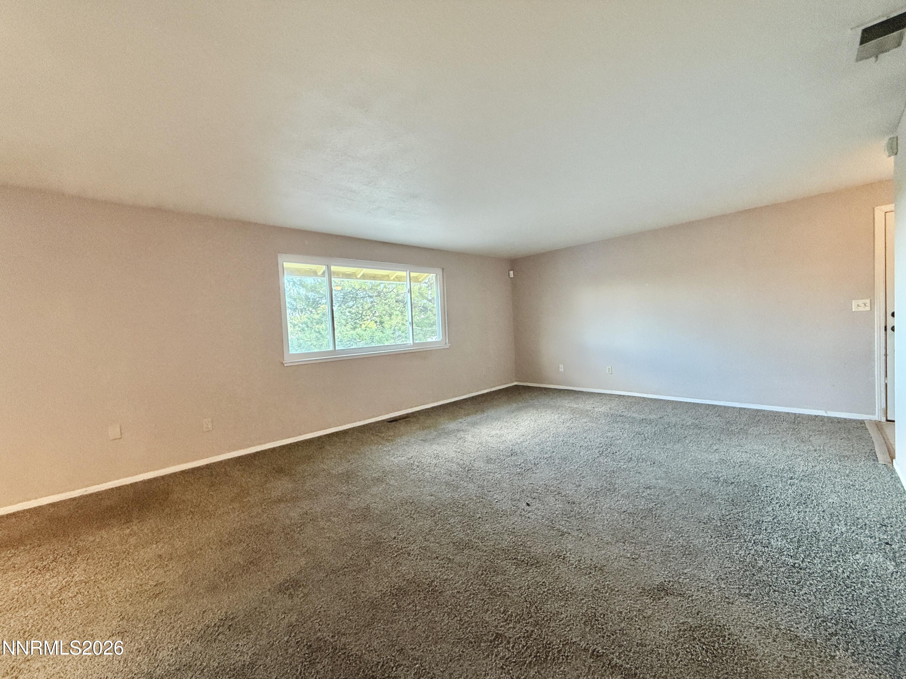 1095 Tudor Court Reno, NV 89503 - Photo 7 of 38 009