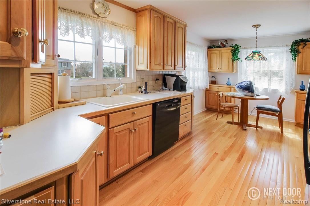 529 Willow Tree Lane Rochester, MI 48306 - Photo 13 of 30 IMG_3377Blended.jpg