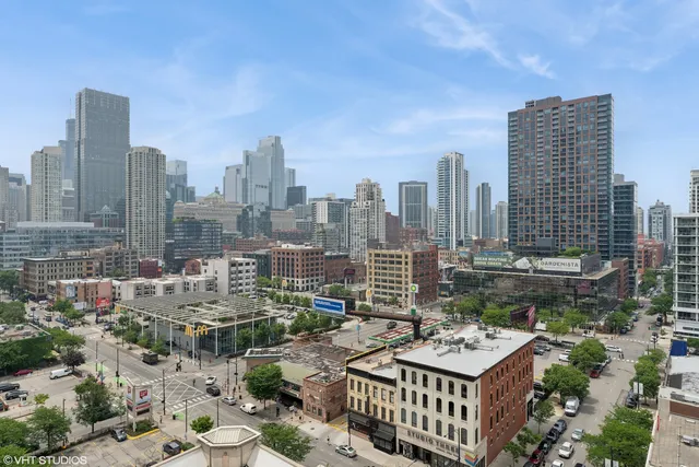 $699,000 | 60 West Erie Street, Unit 1302, Chicago, IL 60654