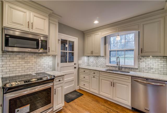 612 Hogan Road Nashville, TN 37220 - Photo 4 of 17 Gallery Image 4