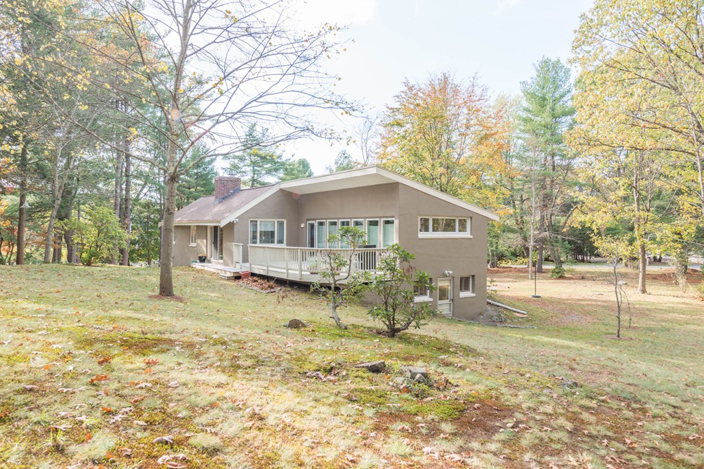 44 Applecrest Road Weston, MA 02493 - Photo 3 of 30 Gallery Image 3