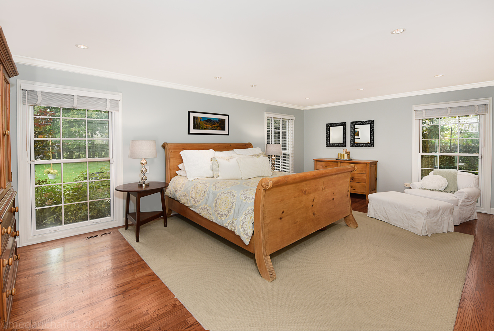 1115 Mohawk Road Wilmette, IL 60091 - Photo 25 of 66 a bedroom with a bed and a couch