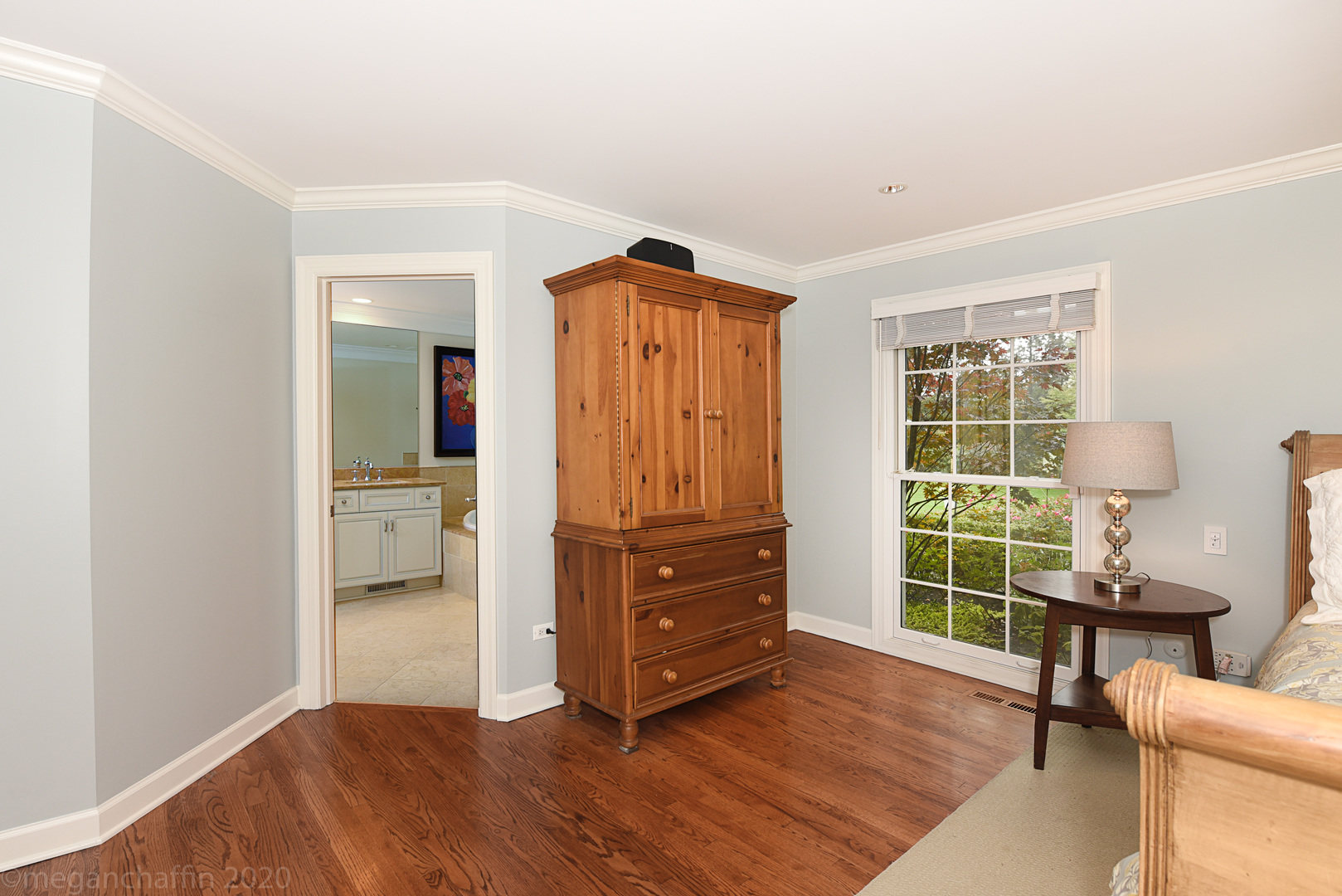 1115 Mohawk Road Wilmette, IL 60091 - Photo 27 of 66 a living room with furniture and a window