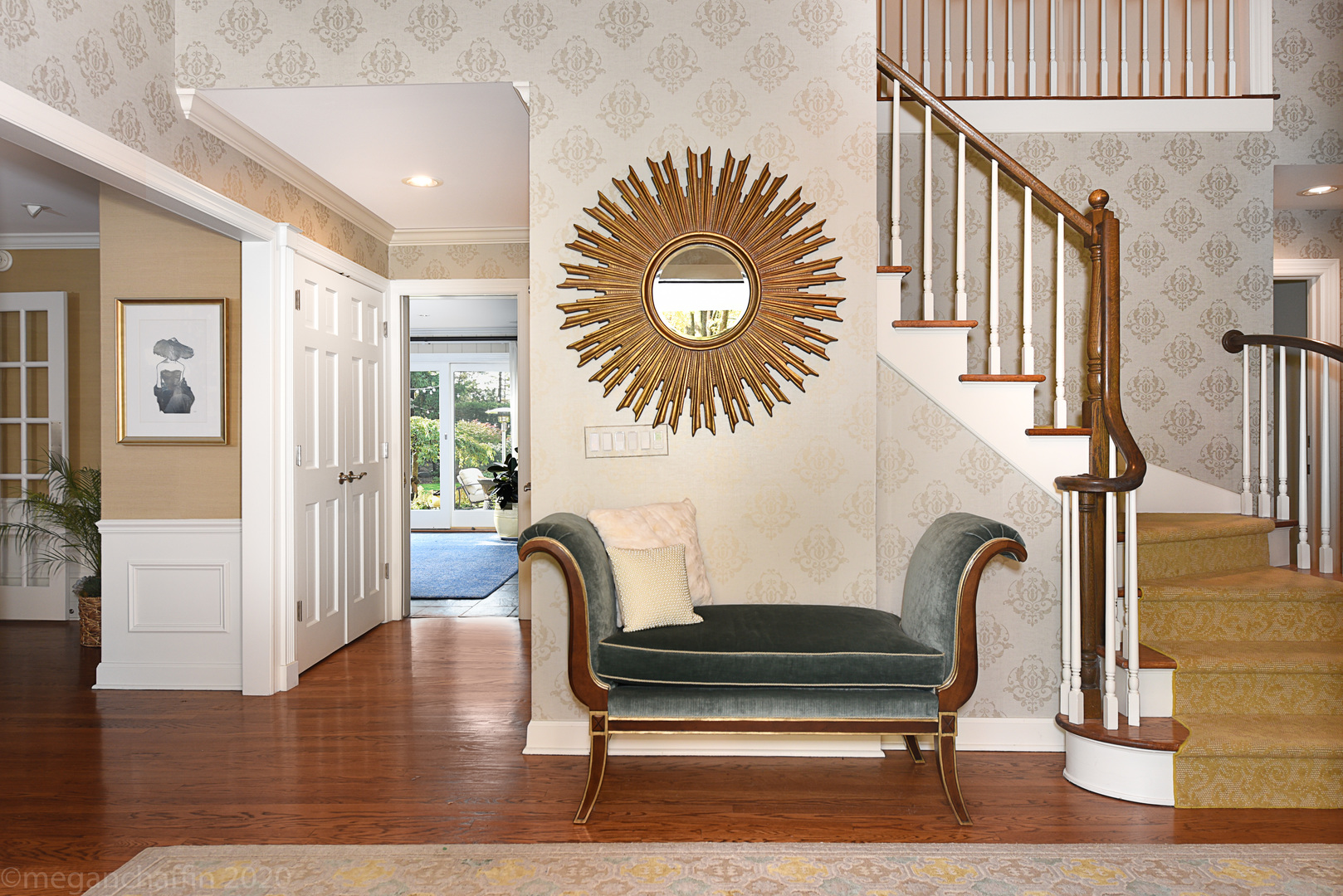 1115 Mohawk Road Wilmette, IL 60091 - Photo 4 of 66 a living room with furniture and a potted plant