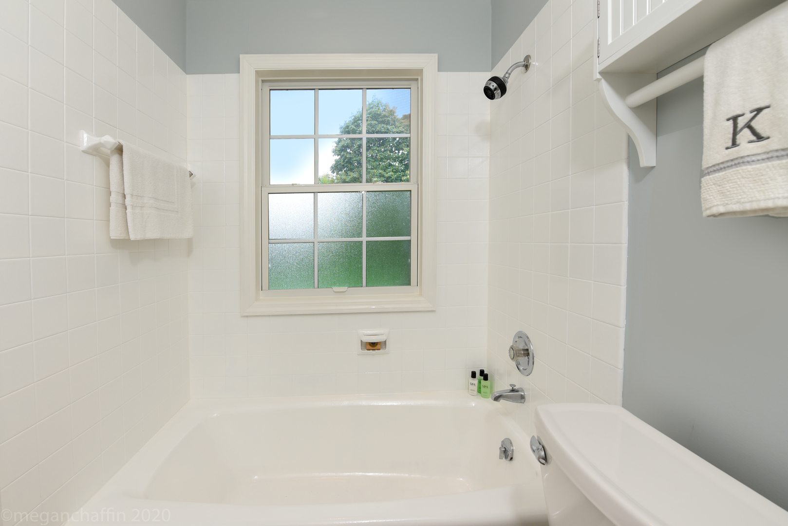 1115 Mohawk Road Wilmette, IL 60091 - Photo 32 of 66 a bathroom with a bathtub and shower