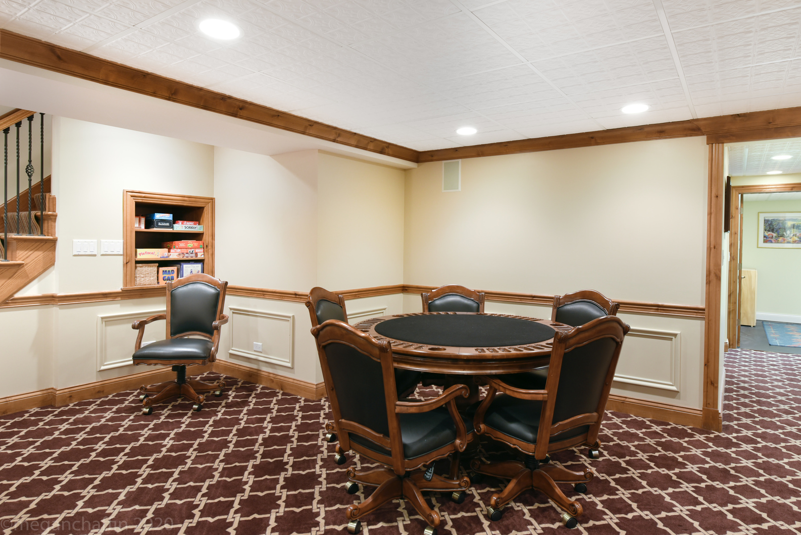 1115 Mohawk Road Wilmette, IL 60091 - Photo 47 of 66 a living room with a furniture and a rug