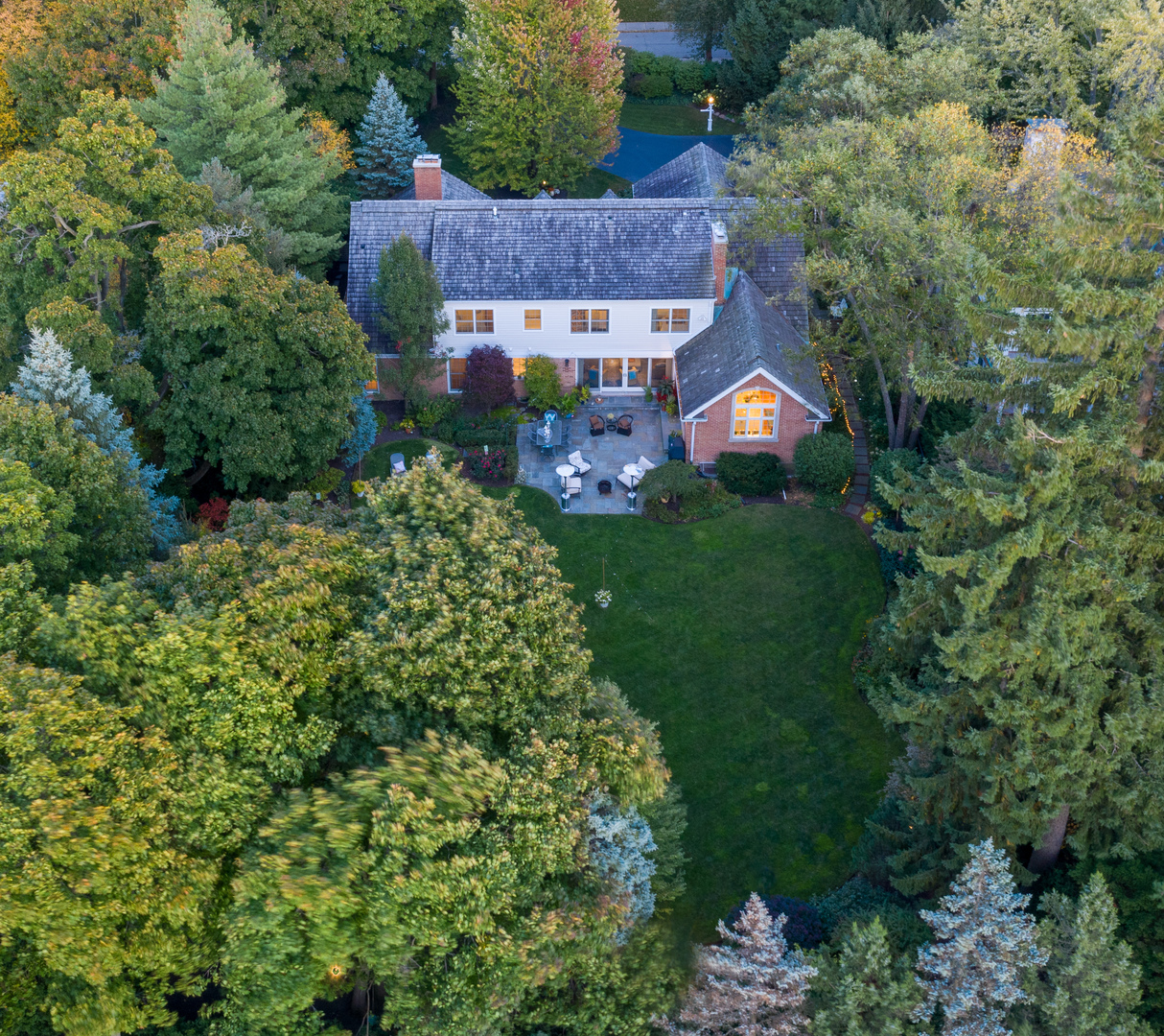 1115 Mohawk Road Wilmette, IL 60091 - Photo 56 of 66 an aerial view of a house